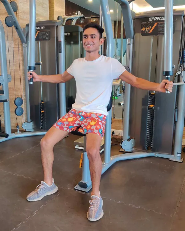 Man at the gym in Whats Down Maroon Dumbbells printed boxers. Photo 1